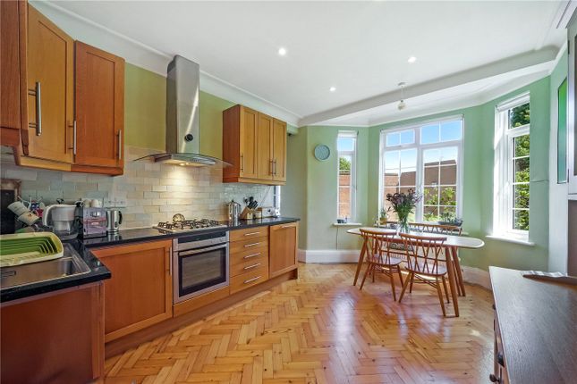 Muswell Hill Road, London, N6 2 bed apartment for sale