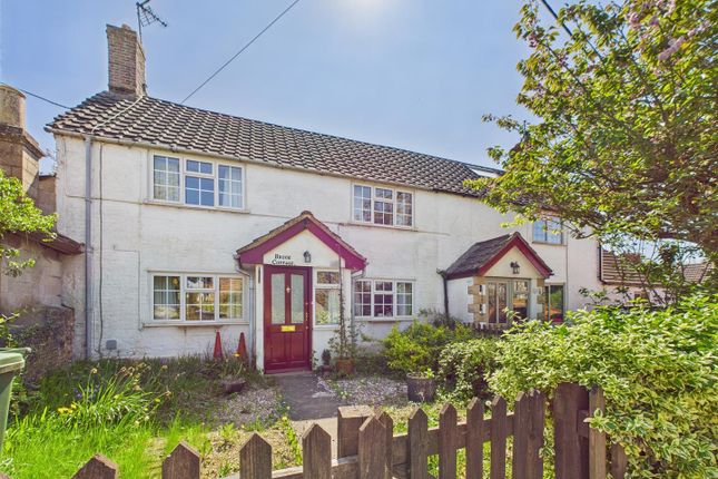 42 Main Road, Chippenham SN15 3 bed semi