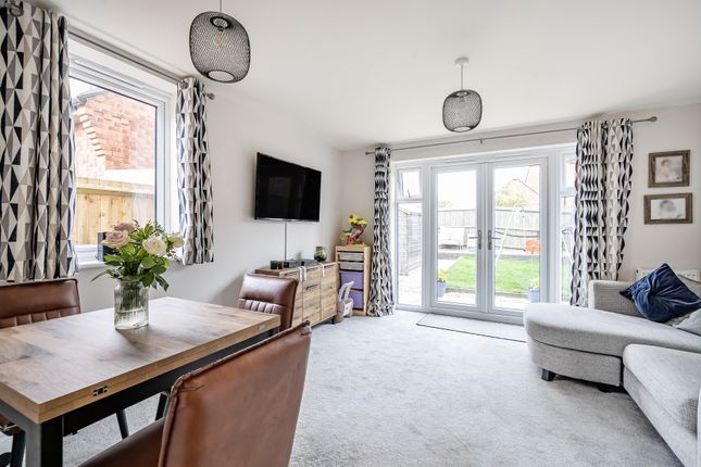 Webb Crescent, Bristol BS37 2 bed semi