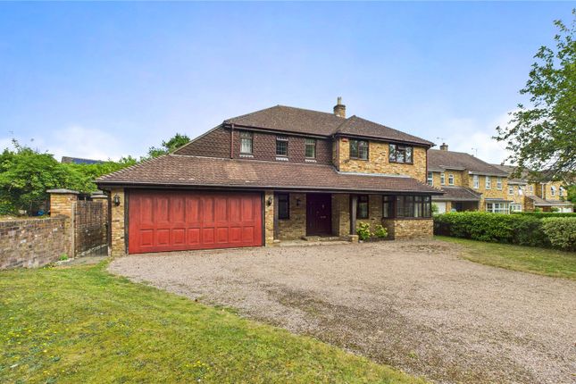 Blackstroud Lane West, Surrey GU18 4 bed detached house for sale