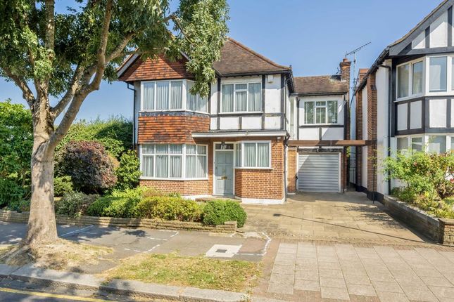 Edgeworth Avenue, London NW4 4 bed detached house for sale