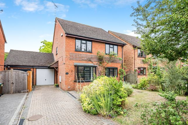 4 bedroom link detached house for sale