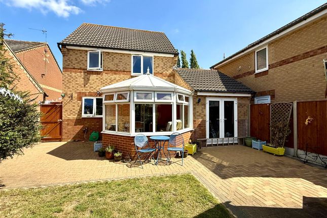 Blackburn Avenue, Brough 3 bed detached house for sale