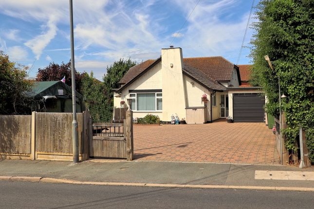 Pantile Hill, Southminster CM0 6 bed detached bungalow for sale