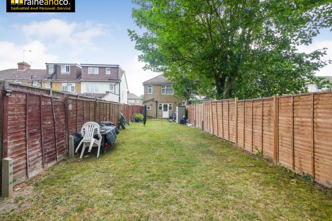 Broad Acres, Hatfield 3 bed end of terrace house for sale