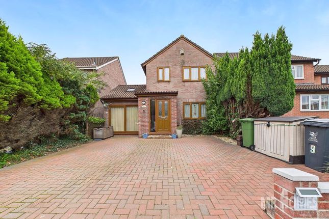 Deepwood Close St Fagans Cardiff CF5 4SJ 3 bed detached house for sale