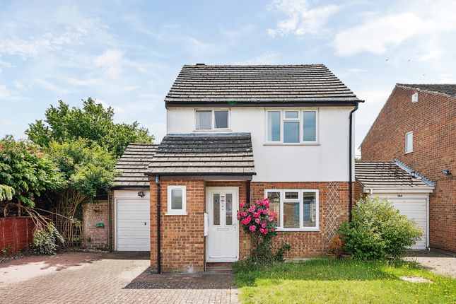 Oakfield Road, Carterton... 3 bed detached house for sale