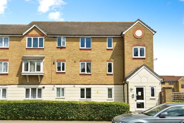 Scammell Way, Hertfordshire WD18 2 bed flat for sale