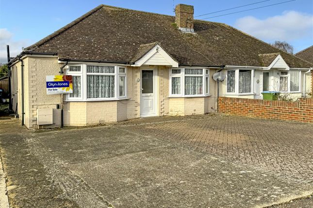 Clarence Avenue, Littlehampton BN17 3 bed semi