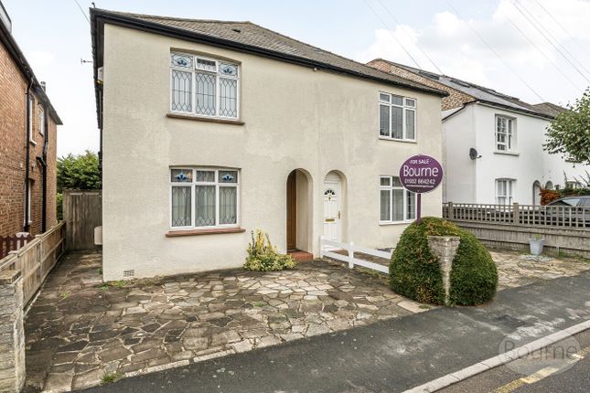 Hogshill Lane, Cobham, Surrey, KT11 3 bed semi