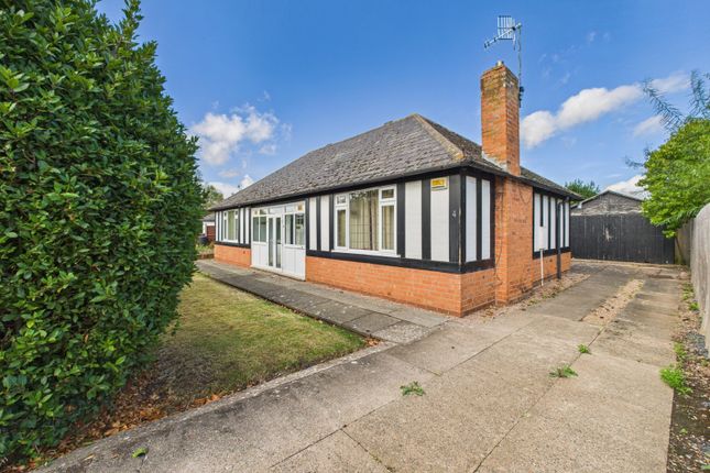 Alexander Road, Worcester... 3 bed bungalow for sale