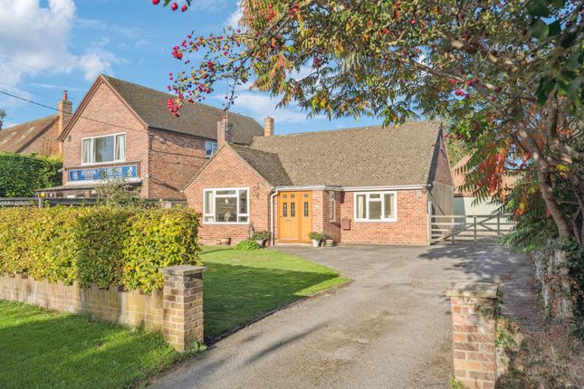 Worminghall Road, Aylesbury HP18 4 bed detached house for sale
