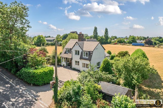 Lower Icknield Way, Buckland, 4 bed detached house for sale