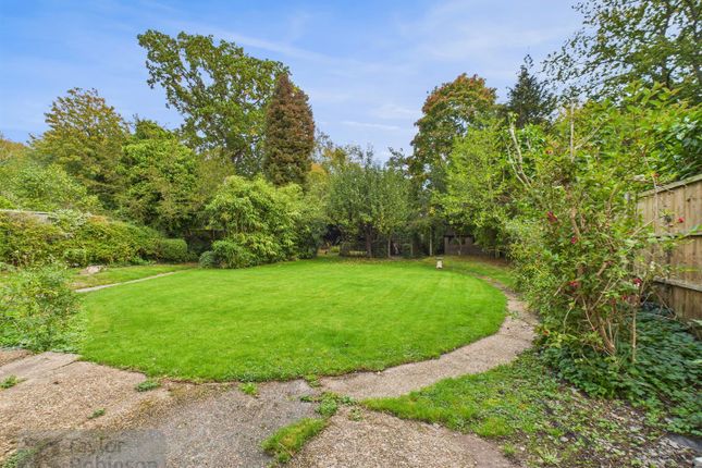 Leighlands, Pound Hill, Crawley 4 bed detached house for sale