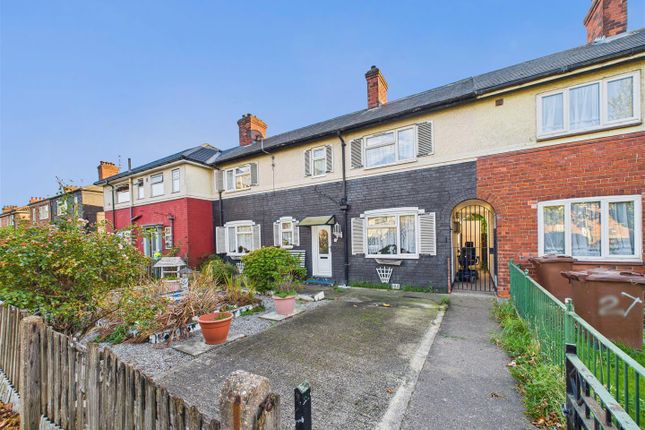 Askew Avenue, Hull 3 bed terraced house for sale