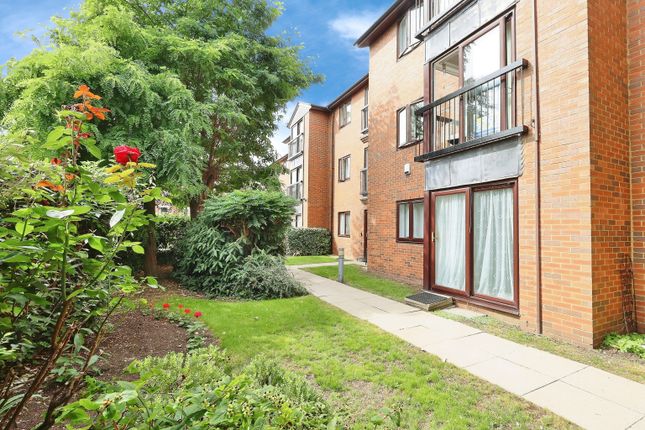 Regal Court, Bancroft, Hitchin 1 bed flat for sale
