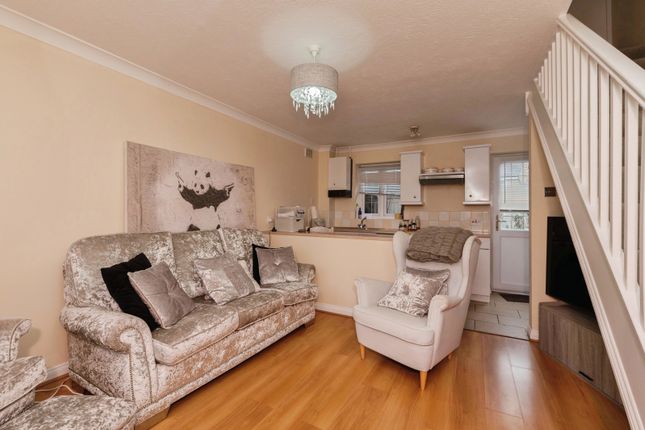 1 bedroom semi-detached house for sale