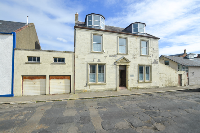 6 bedroom link detached house for sale