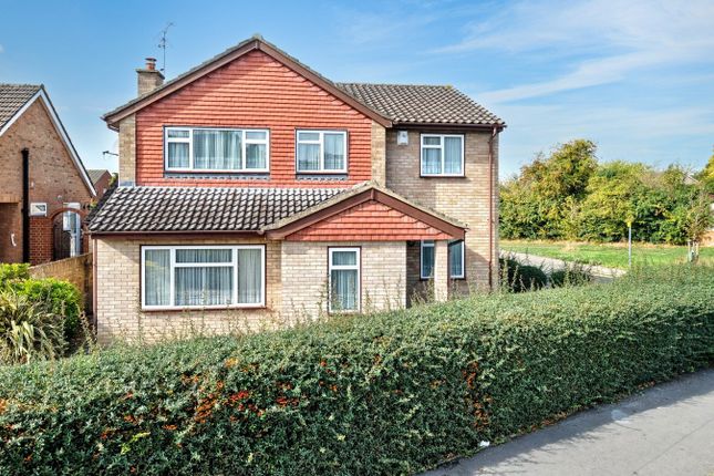 Chichester Drive, Chelmsford CM1 4 bed detached house for sale