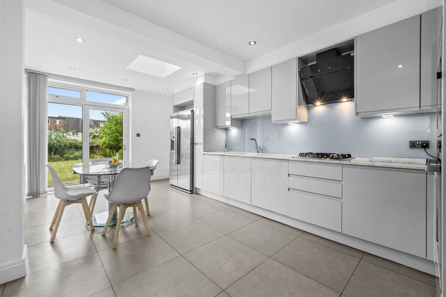 Elliot Road, London, NW4 3 bed detached house for sale