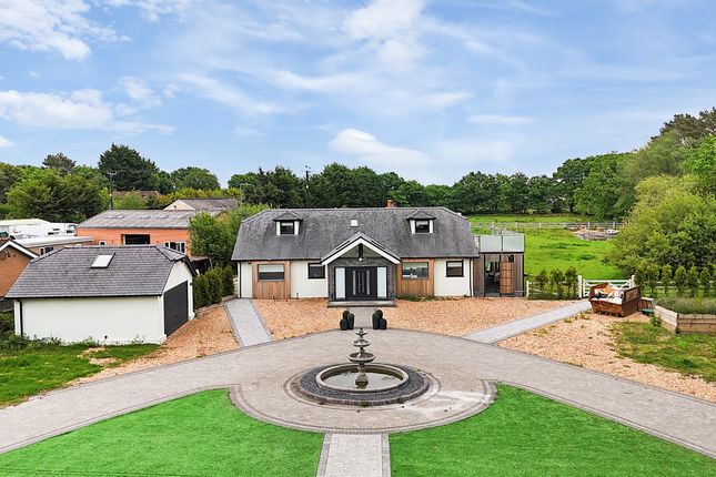 Barrack Road, Ferndown BH22 3 bed detached house for sale