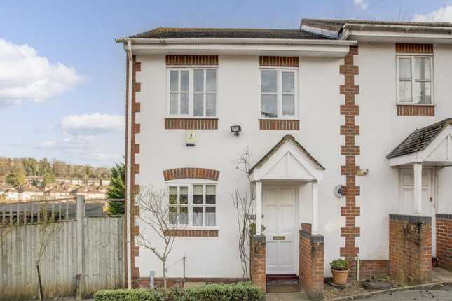 Totteridge Road, High Wycombe HP13 2 bed semi