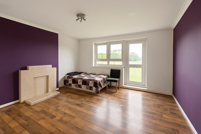 Dukes Court, E6 2 bed flat for sale