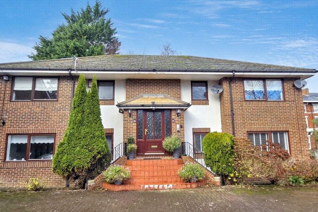 Taylor Gardens, Ashbrooke... 2 bed flat for sale