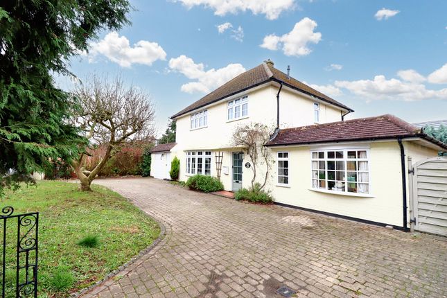 Green Lane, Hersham Village, Surrey KT12 3 bed detached house for sale