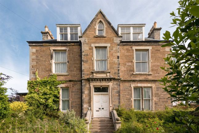 3 bedroom flat for sale