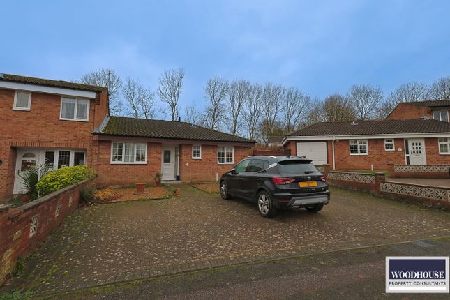 Elderbek Close, Waltham Cross EN7 2 bed bungalow for sale