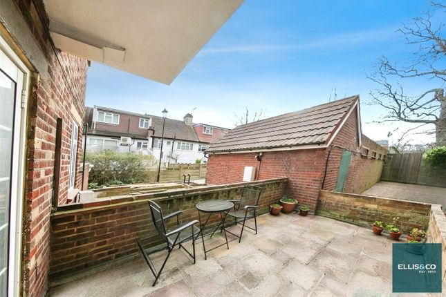 Mulberry Close, Hendon, NW4 1 bed apartment for sale