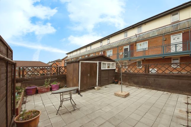 3 bedroom maisonette for sale