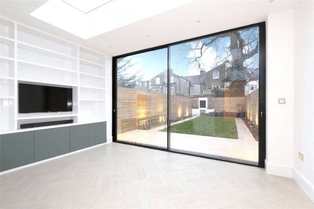 Frobisher Road, London, N8 2 bed apartment for sale