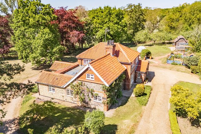 Rushmeadow Road, Scarning 5 bed detached house for sale