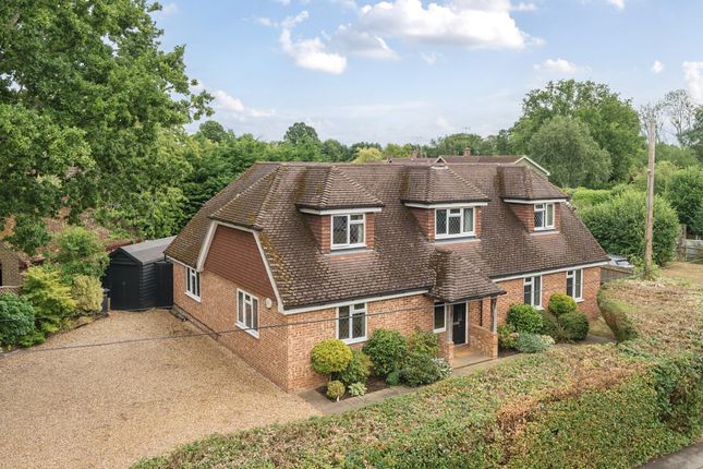 Hookley Lane, Godalming GU8 3 bed detached house for sale