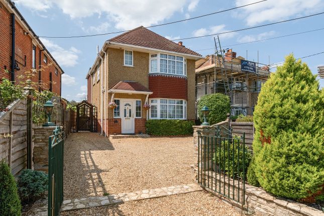 Satchell Lane, Hamble, Southampton... 3 bed detached house for sale