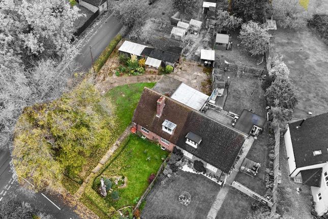 Green Lane, Swineshead, Bedford, MK44 3 bed semi