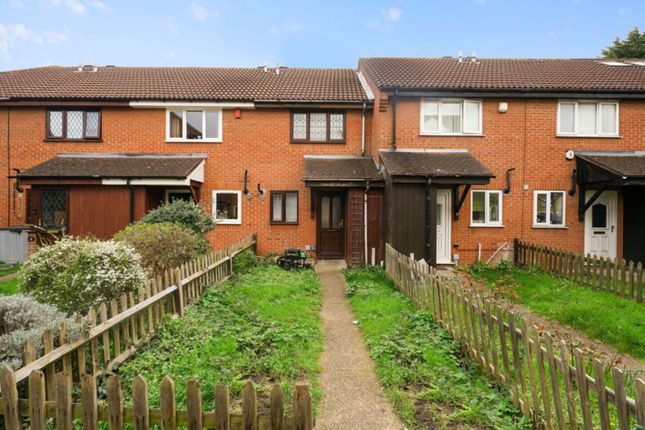 Nuthatch Gardens, London, SE28 0DJ 2 bed house for sale