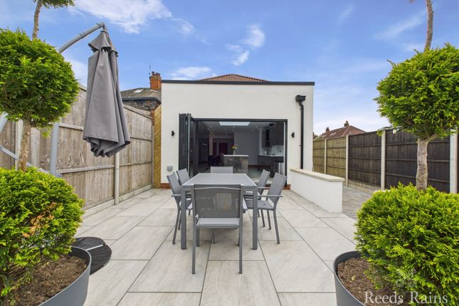 Cayton Road, East Yorkshire HU8 4 bed end of terrace house for sale