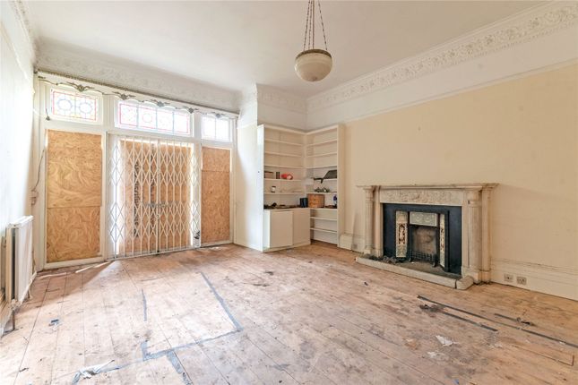Christchurch Avenue, Brondsbury, NW6 4 bed flat for sale