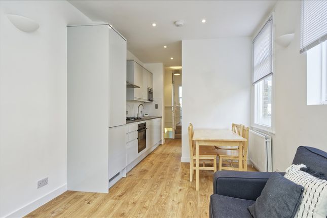 Goodwin Road, Shepherd's Bush W12 2 bed flat for sale