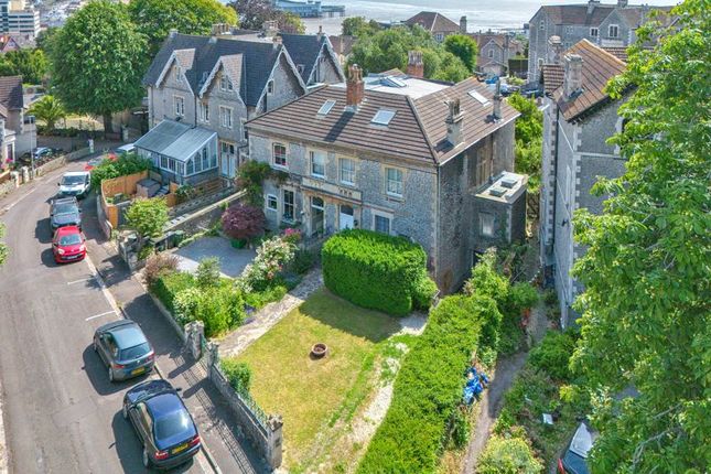 6 bedroom semi-detached house for sale