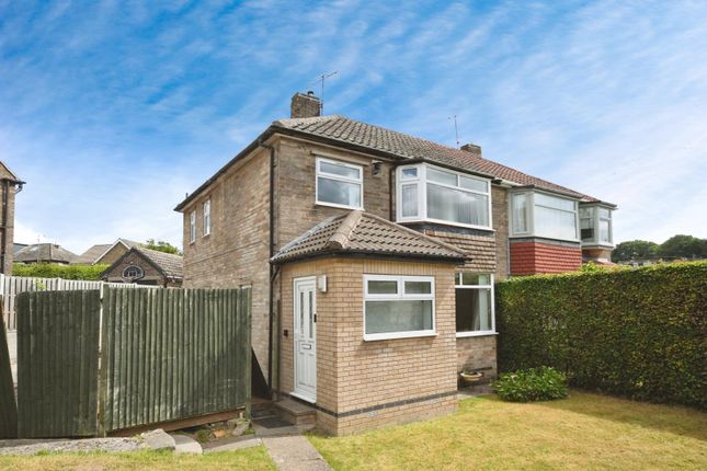 Wollaton Avenue, Bradway, Sheffield... 3 bed semi