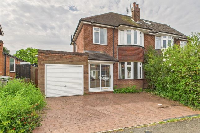 Yvonne Road, Crabbs Cross, Redditch... 3 bed semi