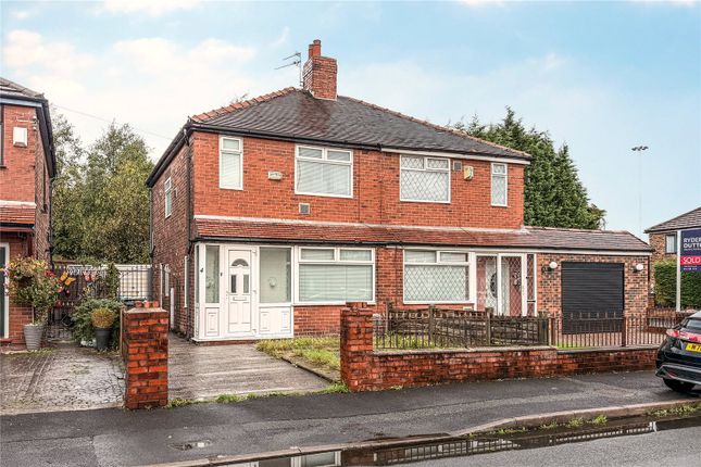 Edgeware Road, Chadderton, Oldham... 3 bed semi