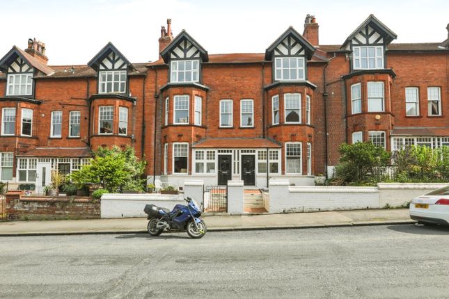 5 bedroom terraced house for sale