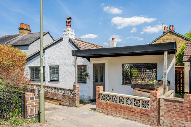 Bramble Walk, Epsom 3 bed detached bungalow for sale