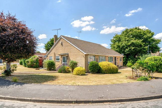 Willow Grove, South Cerney... 2 bed bungalow for sale