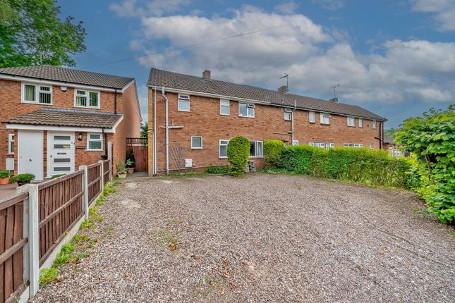 St. Michaels Drive, Rugeley, WS15 1EU 3 bed semi